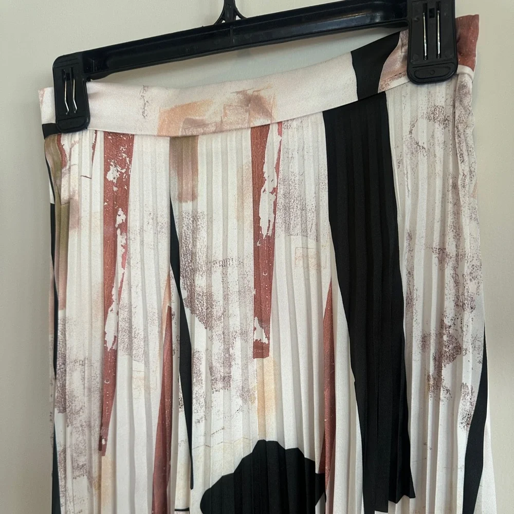 Judith & Charles Abstract Print Pleated Maxi Skirt - Size 2 (NWT)